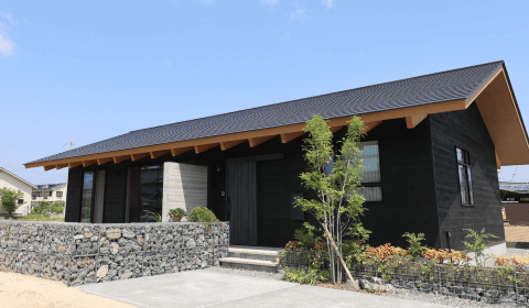 山根木材の平屋