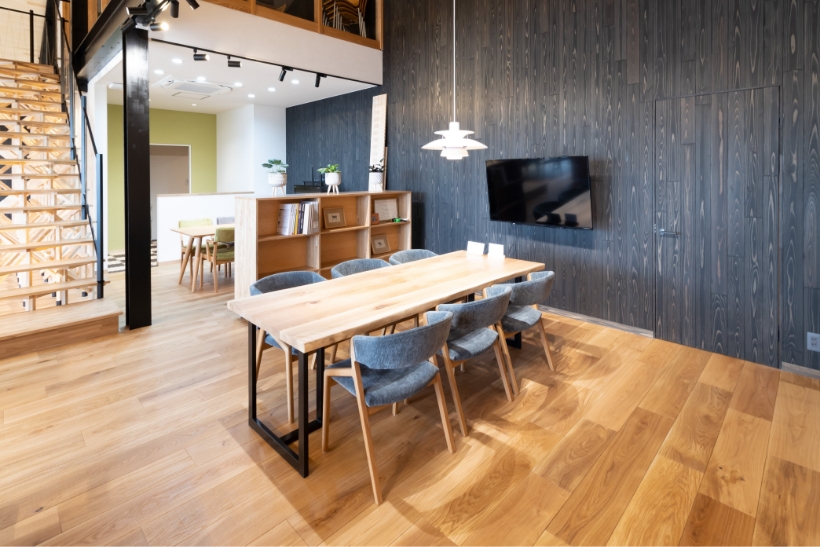 つくり手の顔が見える、オープンな空間