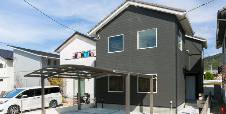 黒い外壁のメリットとデメリットとは？注意点や施工実例も紹介