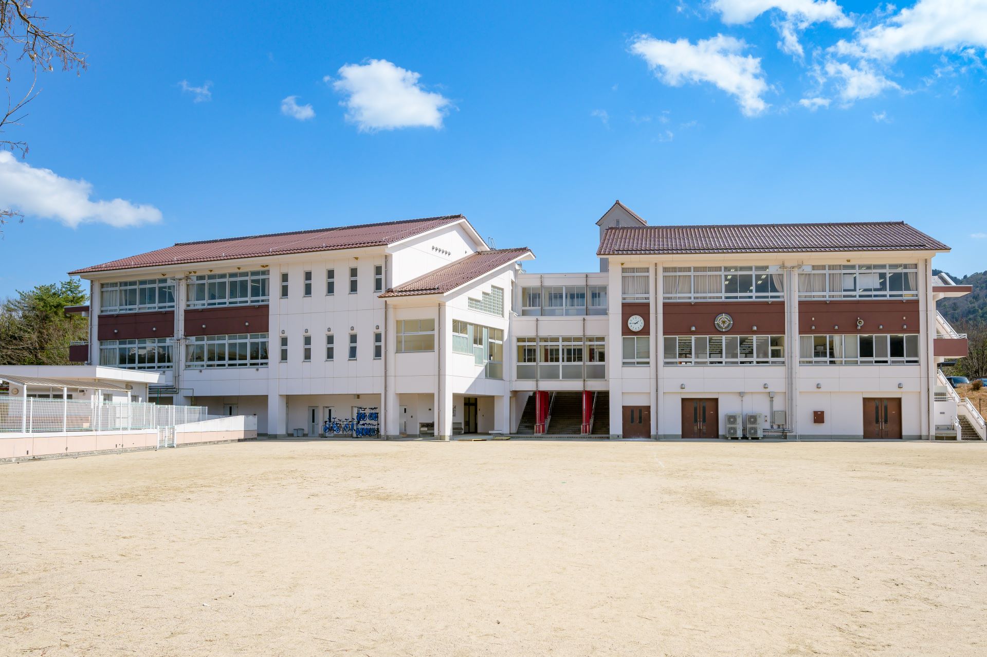 東広島市立三永小学校　約1300ｍ　徒歩17分
