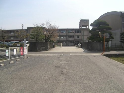 福山市立神辺中学校 約3.2km 自転車15分