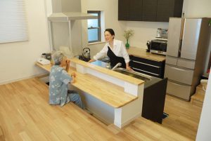 座で暮らす三世代の家《注文住宅》