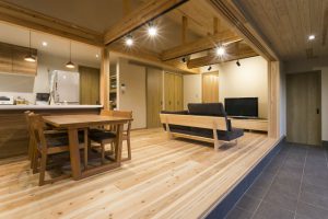 山を望み木に囲まれた家《三原市／注文住宅》