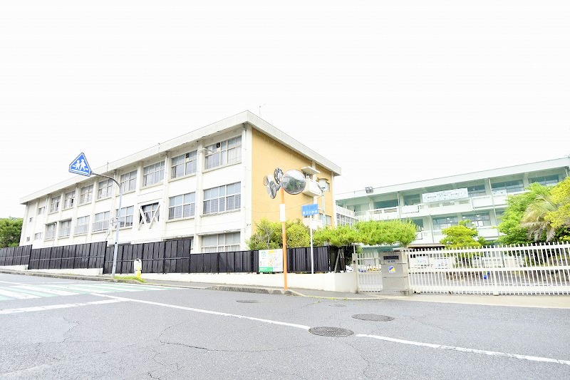 熊野町立熊野第三小学校　約290ｍ　徒歩4分