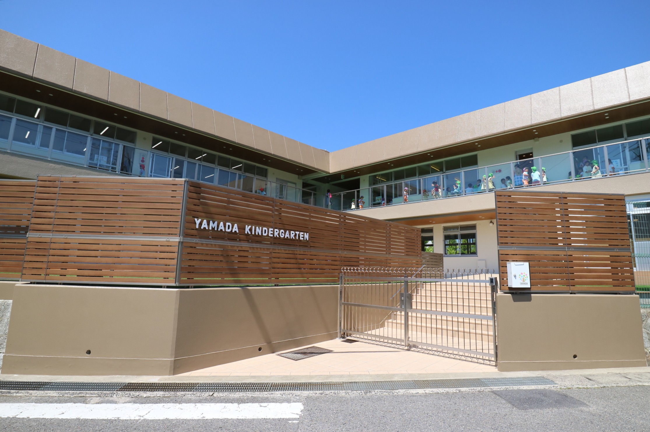 広島市立山田小学校へ80m（徒歩1分）