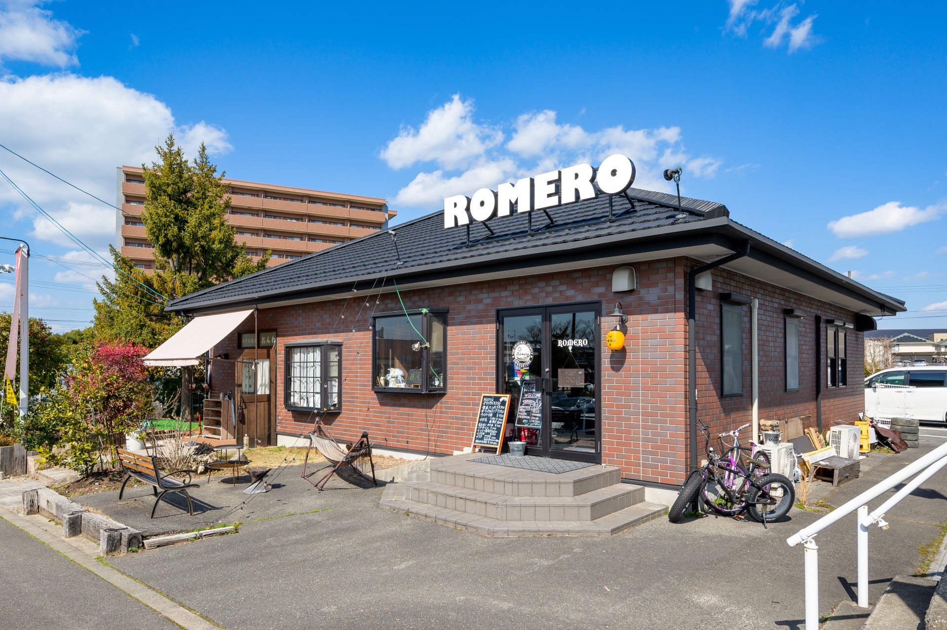洋風居酒屋「ROMERO」　徒歩11分（約870ｍ）
