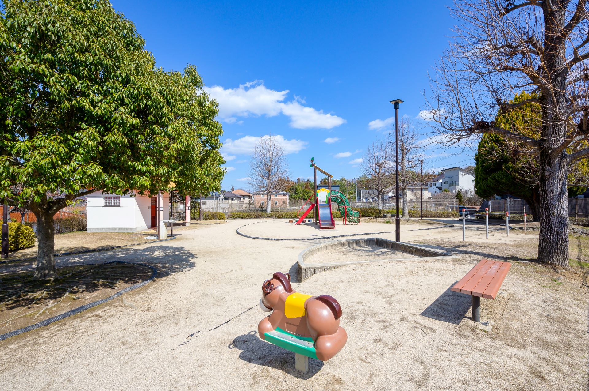 ひかり公園　徒歩9分（約650ｍ）