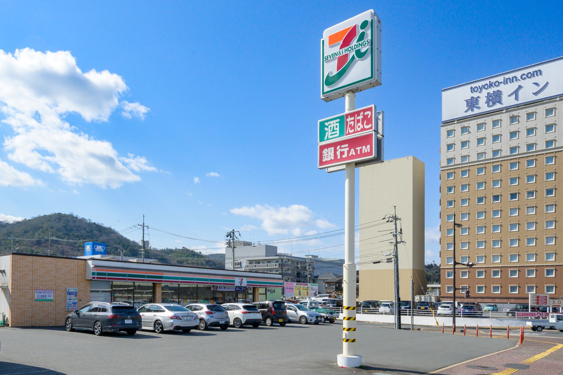 セブンイレブン東広島駅前店　徒歩12分（約890ｍ）