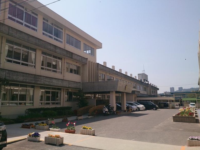 広島市立伴小学校　徒歩22分（約1690ｍ）