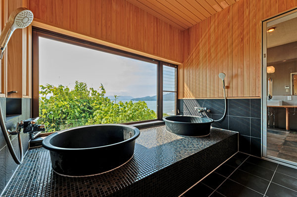 圧巻の景色に見惚れる 和風ゲストハウス