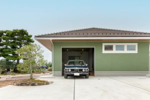 《広島県広島市/注文住宅》趣味を愉しみ、老後を豊かに。広島の木で建てた平屋のガレ...