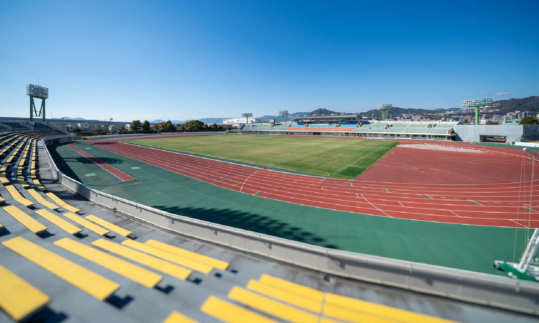 広島総合グラウンド　徒歩5分（約350ｍ）