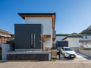 《広島県広島市》至高のホテルクオリティ。29帖のLDKを誇る大邸宅。